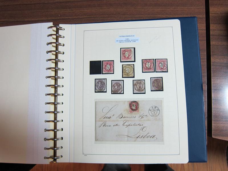 0019 (109).JPG -     Lote:    19      Marcofilia      Lotes Especiais       Descrição:         Portugal. Colecção especializada de carimbos de duplo círculo, tipo 1852, montada em 4 álbuns Lindner, com selos de diversas emissões e cartas, com estudo minucioso de cada marca. Lote a ver.         Lote       Valor Base:     &euro; 2.500,00     Valor Venda:     Retirado     